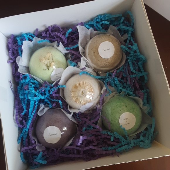 Handmade Custom Bath Bombs! SEE ALL PICTURES - Picture 5 of 7